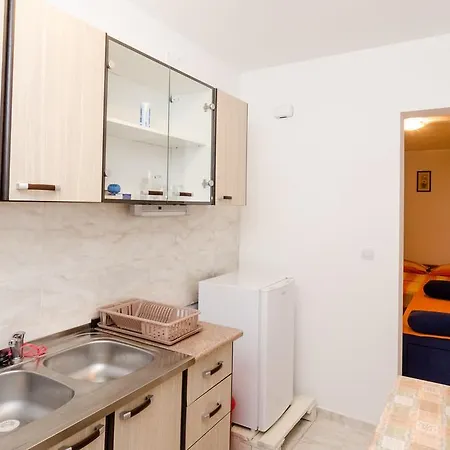 Unique Ragusa